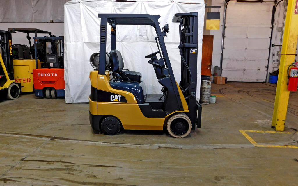 2006 Caterpillar C3000 Forklift on Sale in Wisconsin