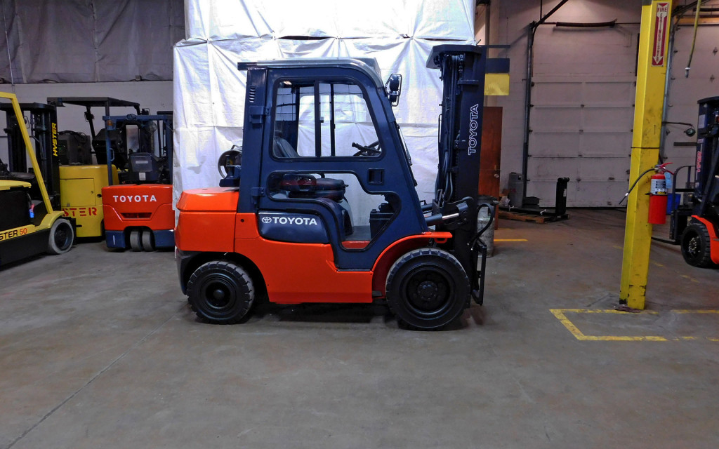  2006 Toyota 7FGU30 Forklift on Sale in Wisconsin