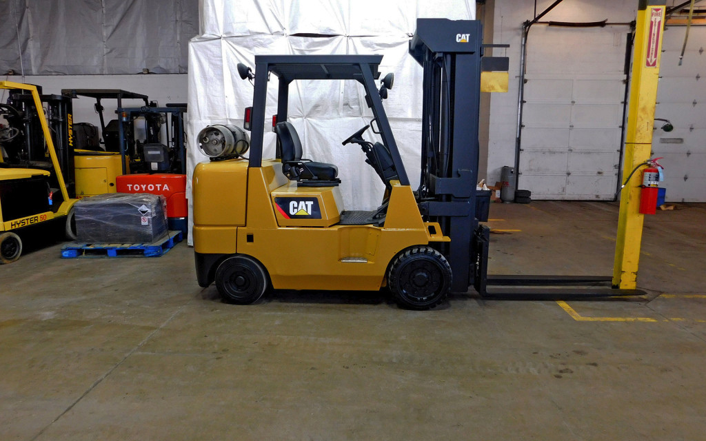 2007 Caterpillar GC40K Forklift on Sale in Wisconsin