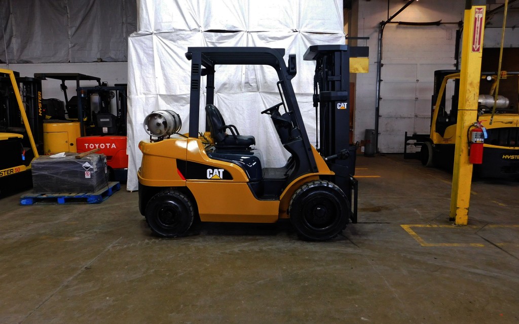  2010 Caterpillar 2P6000 Forklift on Sale in Wisconsin